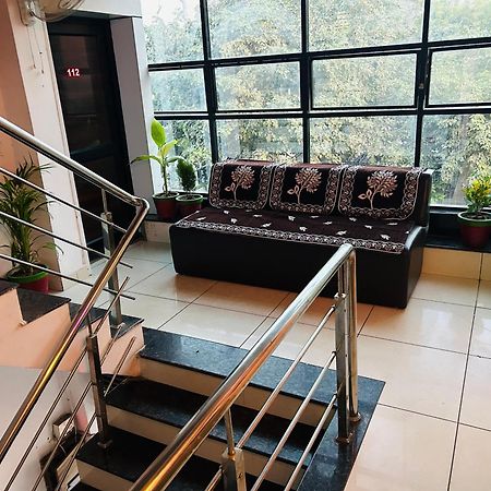 Hotel Season Ahmedabad Bagian luar foto