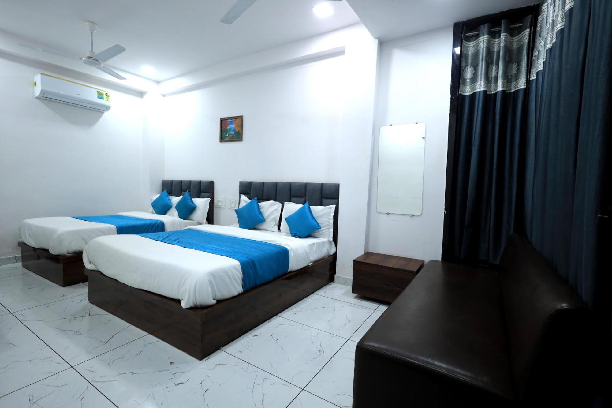 Hotel Season Ahmedabad Bagian luar foto